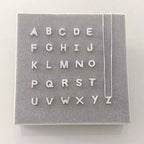 COLAR DE PRATA LETRA INICIAL CRAVEJADA