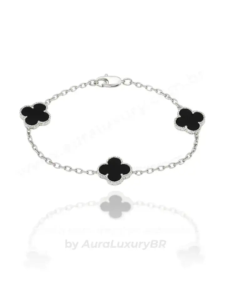 Pulseira em prata 925 com detalhes em preto e acabamento premium, ideal para joias elegantes e sofisticadas.