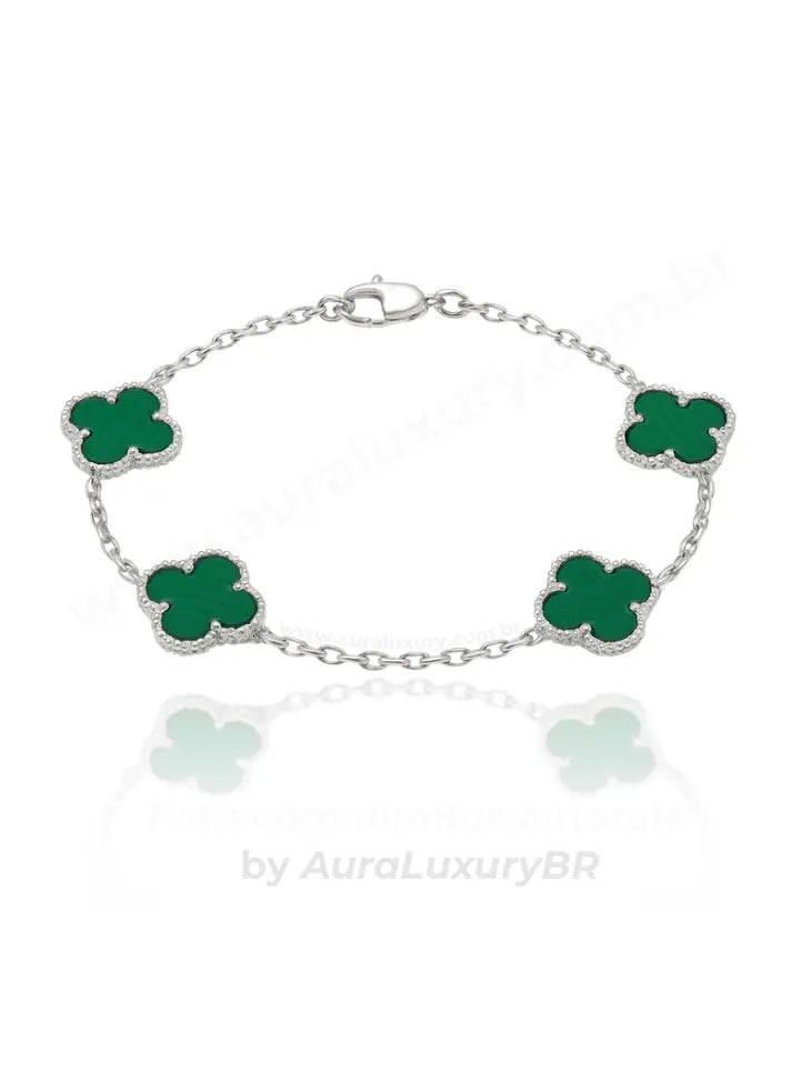 Pulseira em prata 925 com folhas de trevo verde e detalhes em zircônias, design exclusivo e acabamento premium